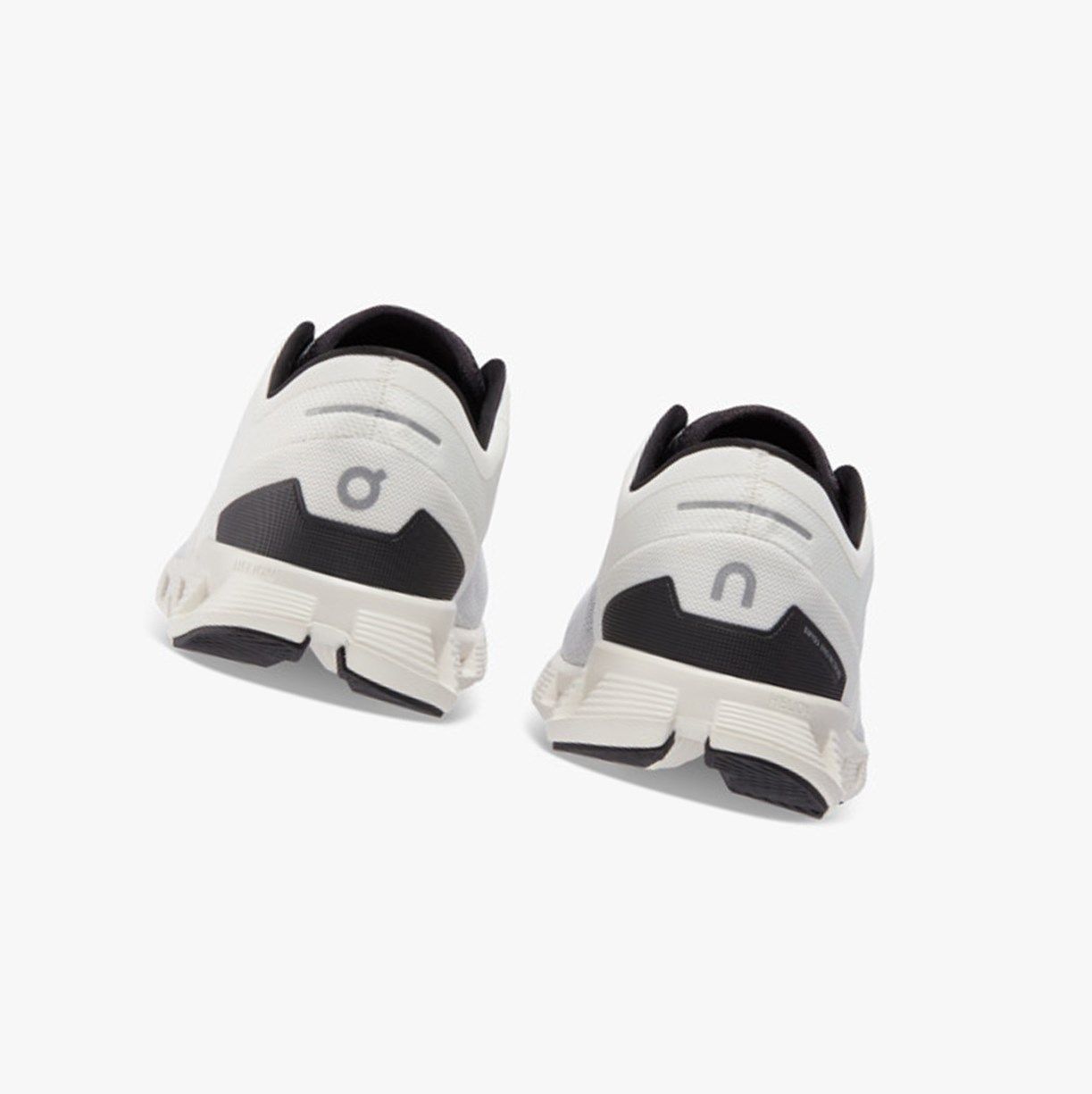 On Cloud X 3 Edzőcipő Férfi Fehér Fekete | AIR298407